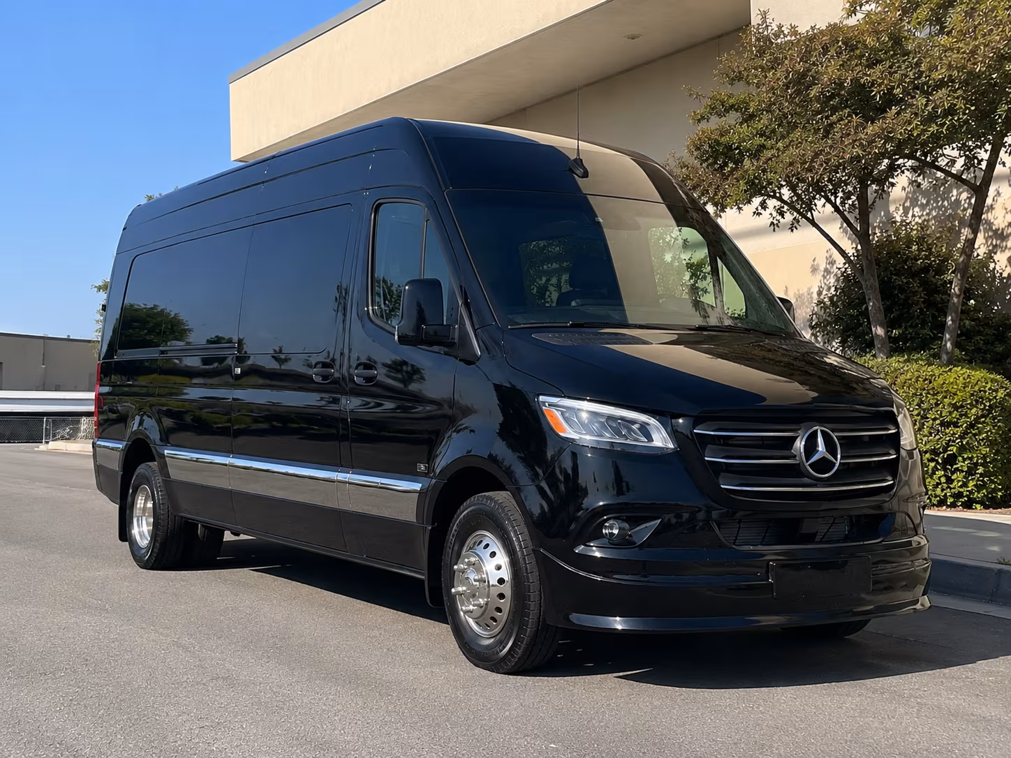 columbia 20 passenger sprinter van