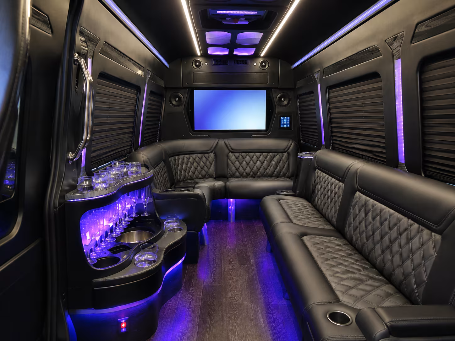 find the perfect transportation for your next airport transfer 4